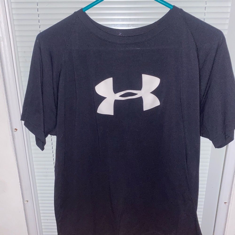 Under armor boys yxl the shirt